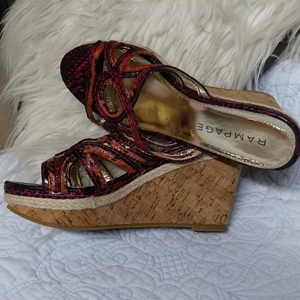 Wedge Heels - Picture 8 of 8